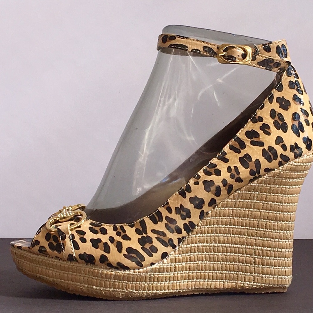 TWO LIP, Leopard color platform
